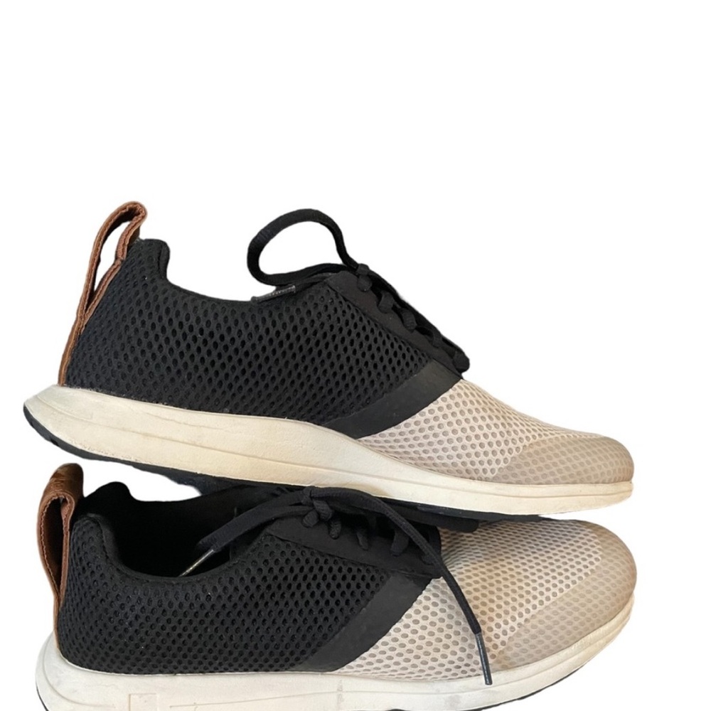 York Athletics The Henry Runner Size 6.5 Black and White - Picture 6 of 7